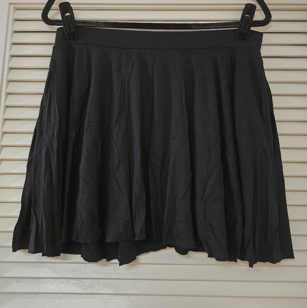 Le Lis Blanc - Black Classic Flowy Skirt With Pockets